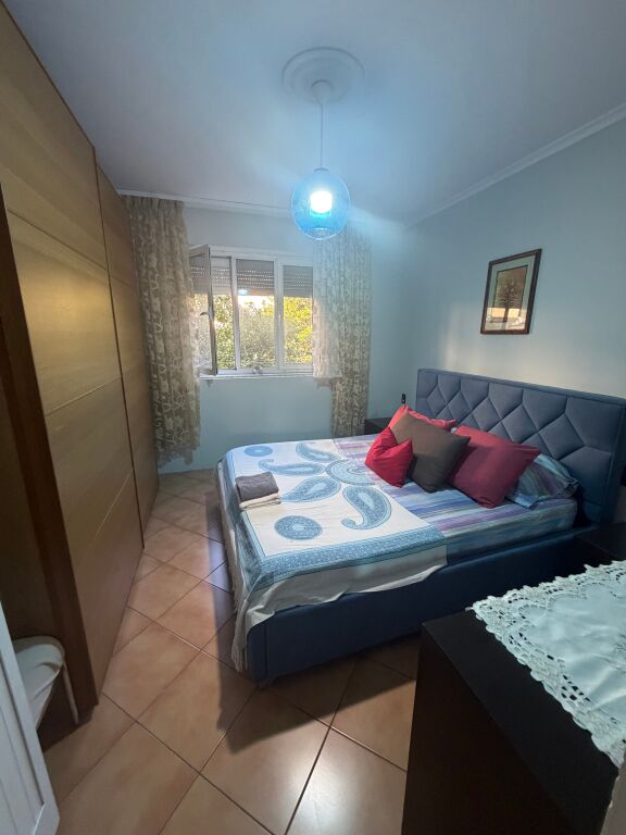 2+1, 2nd floor existing, glassed balcony, 500 thousand lek
