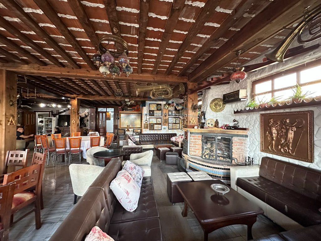 Qera, Bar - Restorant, Poligrafiku, Tiranë .