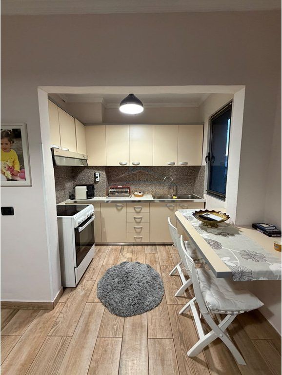 Affitto, Appartamento 2+1, Oxhaku, Tirana.