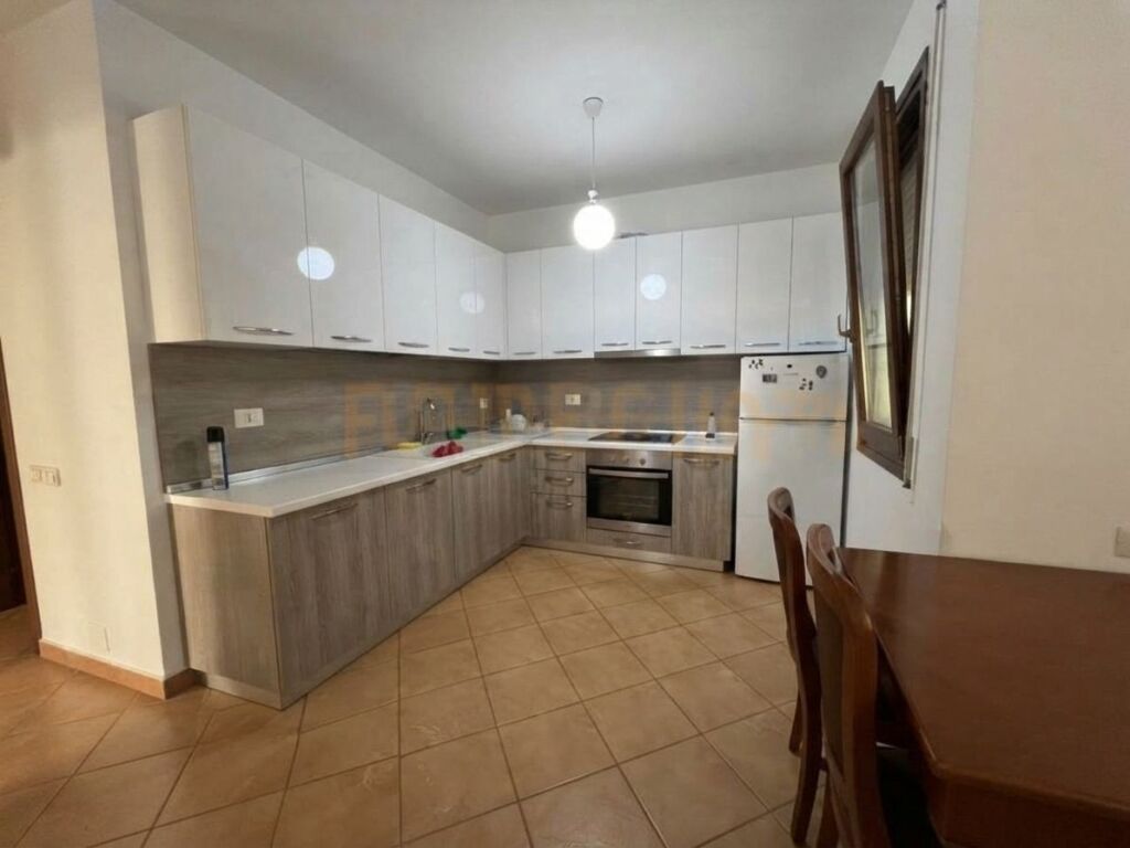 Shitet, Apartament 2+1+2+Post parkimi, Kopshti Botanik, Tirane
