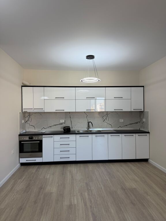YZBERISHT APARTAMENT 2+1 PER SHITJE!