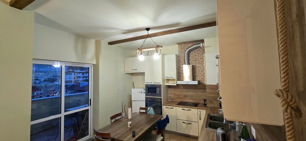 Apartament 2+1 me qira prane Ures se Selites!