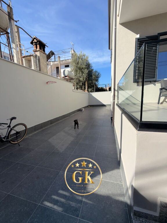 KATI 1 OSE E GJITHE VILA ME QERA CEZMA FERRES DURRES