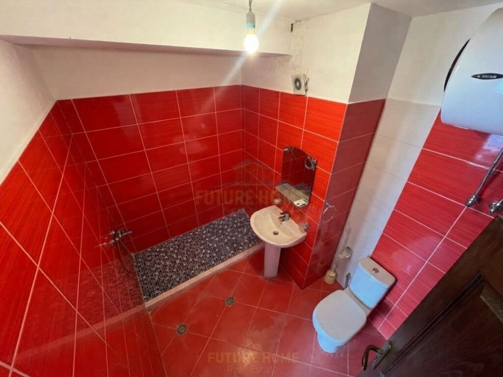 Shitet, Apartament 3+1+2, Rruga Shefqet Kuka, Fresk, Tirane