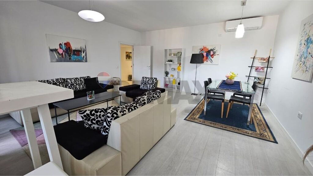 2+1 apartment for rent at Mine Peza Street, Tirana