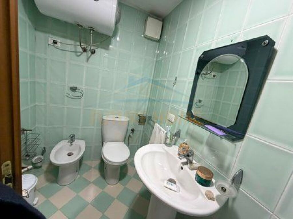 For sale, Apartment 2+1+2, Barrikadave Street, Tirana.