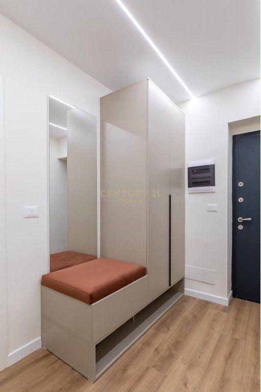 Apartament 2+1 Me Qira në Rruga e Kavajës, Tiranë - 880€ | 80.4 m²