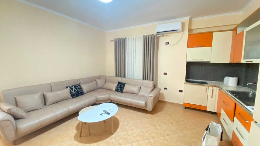 Apartament 1+1 me qira ne Lungomare, Vlore