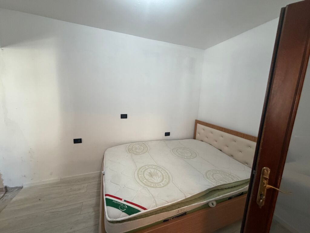 1+1,kat 3 pa ashensore,vasil shanto,650 euro