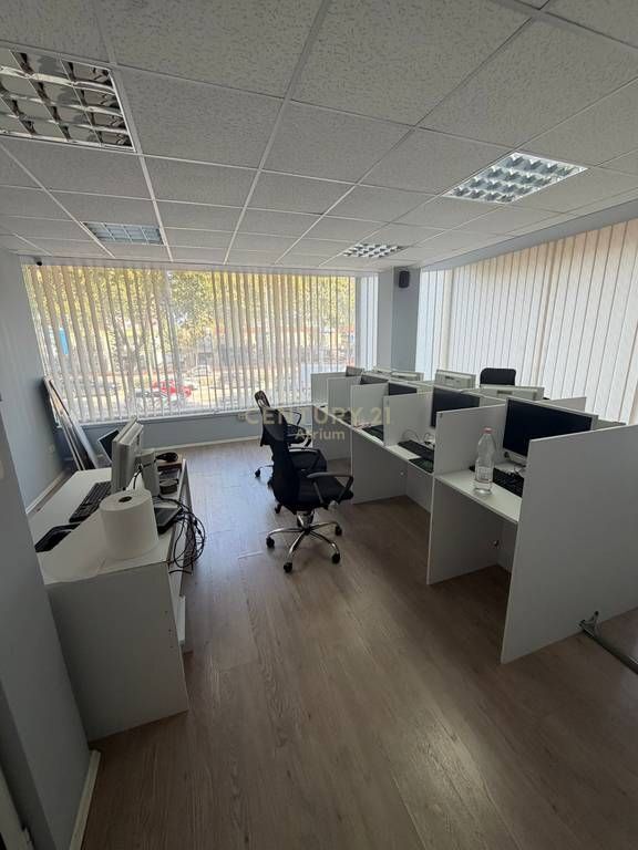 Zyrë me Qira në Laprake, Pranë Rrugës Dritan Hoxha