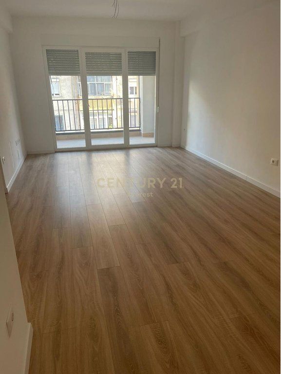 21 DECEMBER, OFFICE FOR RENT