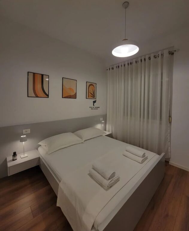 APARTAMENT ME QERA 1+1 RRUGA E DURRESIT 55.000 LEKE FH-96394
