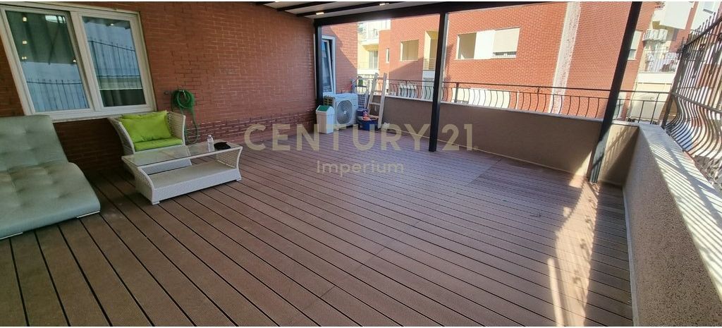 Apartament Modern 2+1+2 me 65 m² Verandë &amp; 2 Poste Parkimi | Liqeni i Thatë! 1,500 € /Muaj