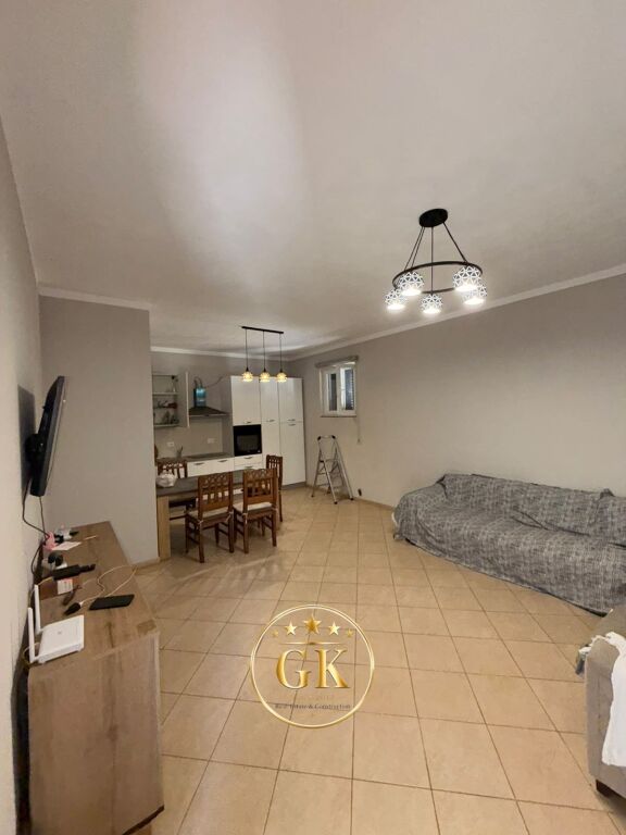 KATI 1 OSE E GJITHE VILA ME QERA CEZMA FERRES DURRES