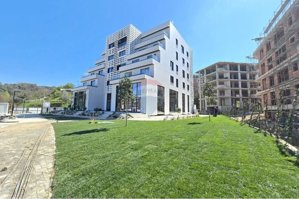 2+1 apartment for sale at Dry Lake, Tirana