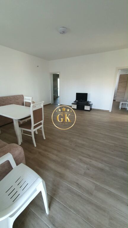 21018851 JEPET ME QERA VILA,PLAZH