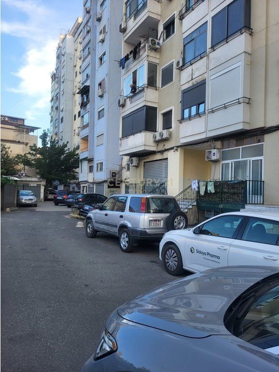Zyrë Me Qira Komuna Parisit