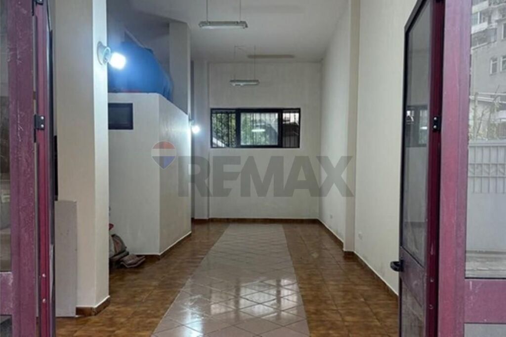 Locale in vendita in Via Muhamet Gjollesha, Tirana