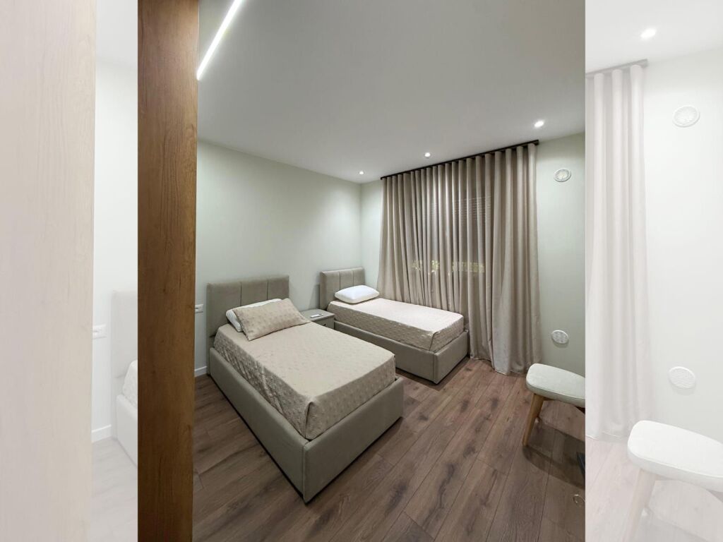 Qera | Vilë 2 + 1+2 Poste Parkimi | Brryli | 1100 €/muaj