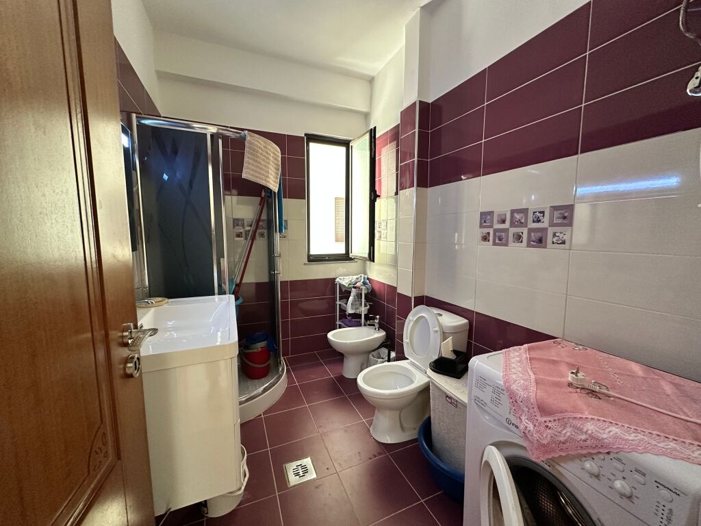 Appartamento 2+1 in vendita a Vlore vicino alla scuola Drita e Dijes