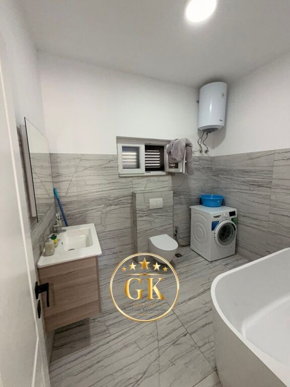 KATI 1 OSE E GJITHE VILA ME QERA CEZMA FERRES DURRES