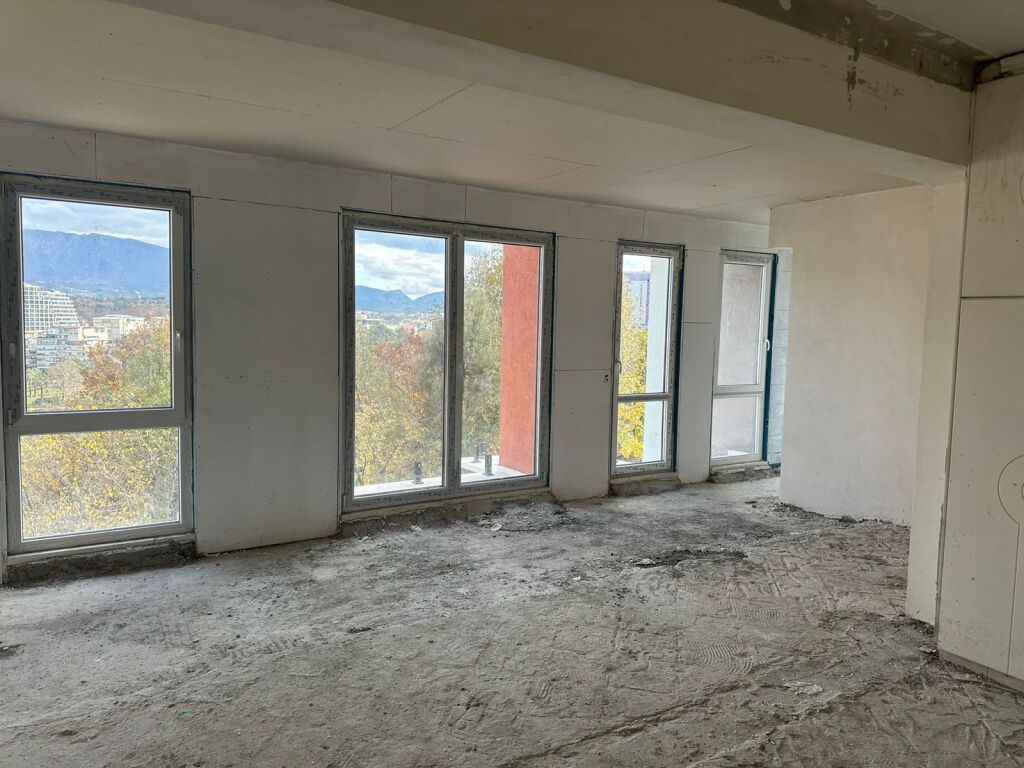 KODRA E DIELLIT, EDIFICIO IN AFFITTO
