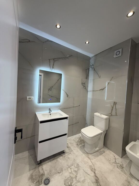 YZBERISHT APARTAMENT 2+1 PER SHITJE!