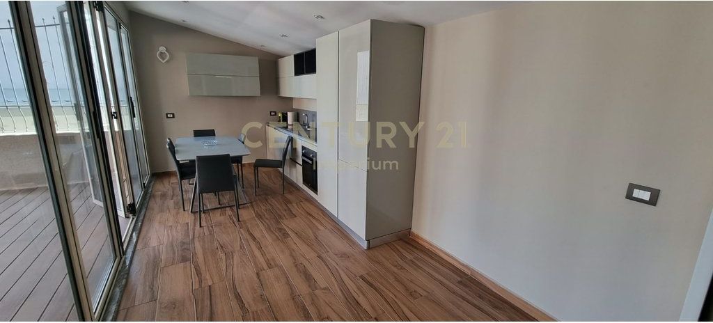 Apartament Modern 2+1+2 me 65 m² Verandë &amp; 2 Poste Parkimi | Liqeni i Thatë! 1,500 € /Muaj