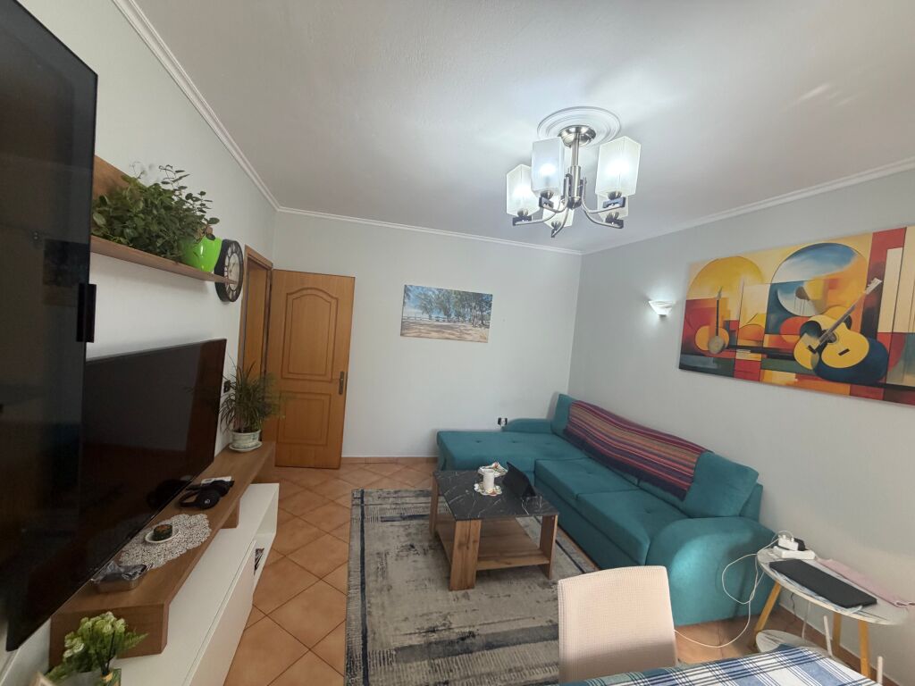 2+1, 2nd floor existing, glassed balcony, 500 thousand lek