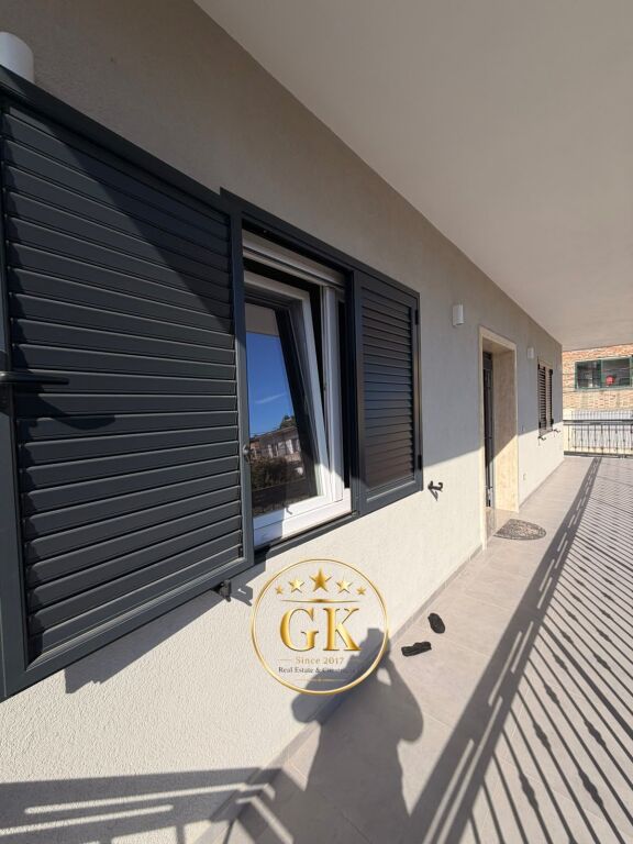 KATI 1 OSE E GJITHE VILA ME QERA CEZMA FERRES DURRES