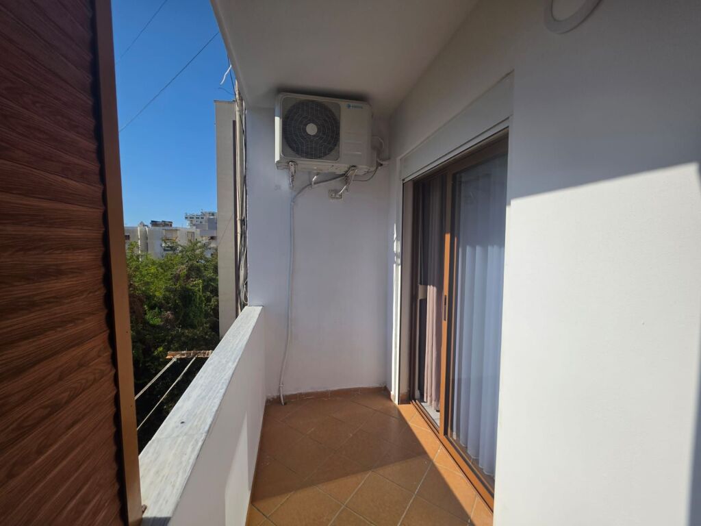 Shitet 1+1 ne Plazh prane Hotel Antalya