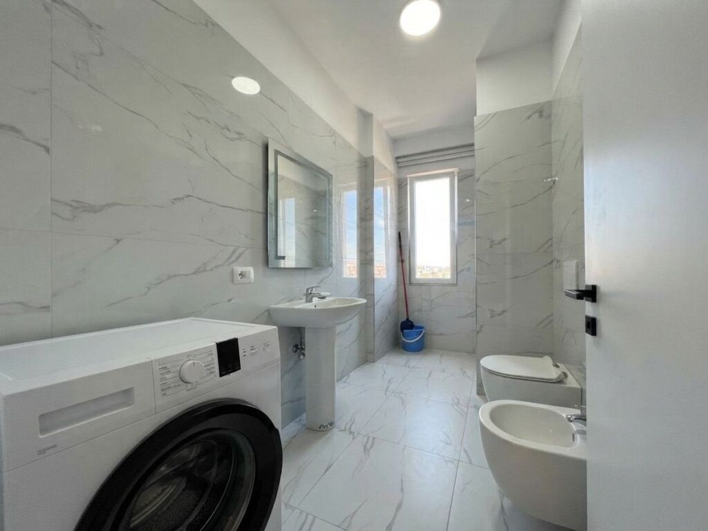 Shitet, Apartament 1+1+Verande, Kamëz, Tiranë.