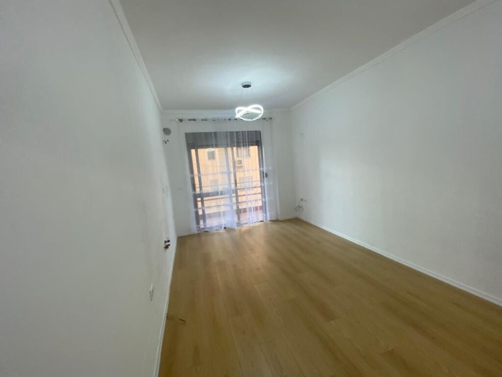 Apartament 2+1 per shitje Fresk !