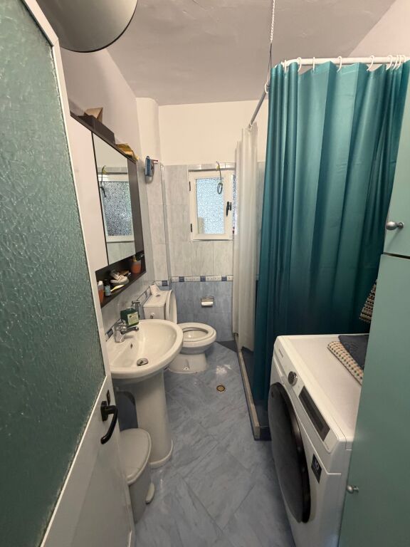 2+1, 2nd floor existing, glassed balcony, 500 thousand lek