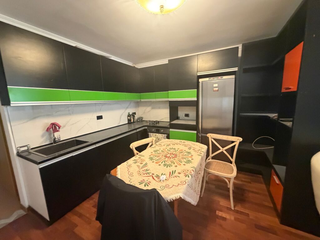 1+1,kat 3 pa ashensore,vasil shanto,650 euro