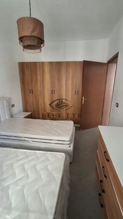 JEPET ME QIRA APARTAMENT 2+1 TEK BULEVARDI, DURRËS!