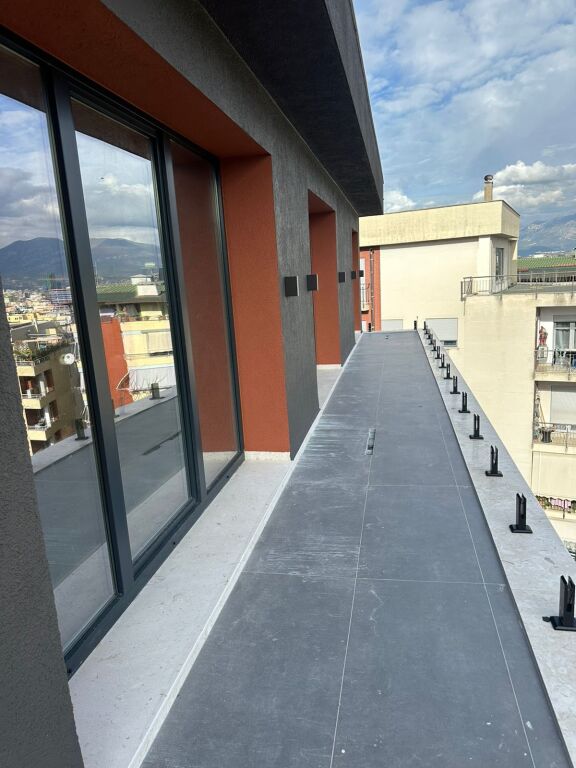 KODRA E DIELLIT, EDIFICIO IN AFFITTO