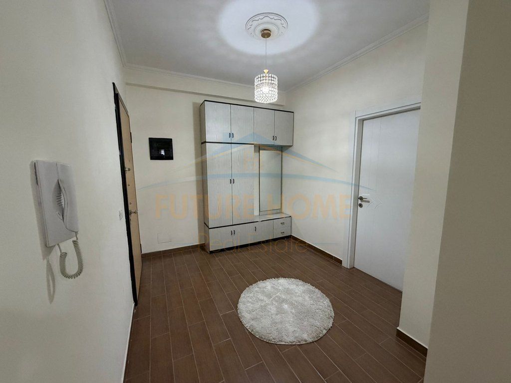 Shitet, Apartament 3+1, Kamëz, Tiranë.