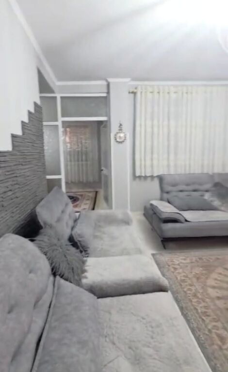 Shitet apartament 3+1+Kuzhine e Vecuar tek Rruga Don Bosko , prane Viva Market , Zogu i Zi , Laprake .