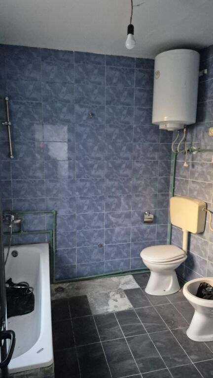 153 m² Tokë – Pazari i Ri / Shkolla e Kuqe, Tirana