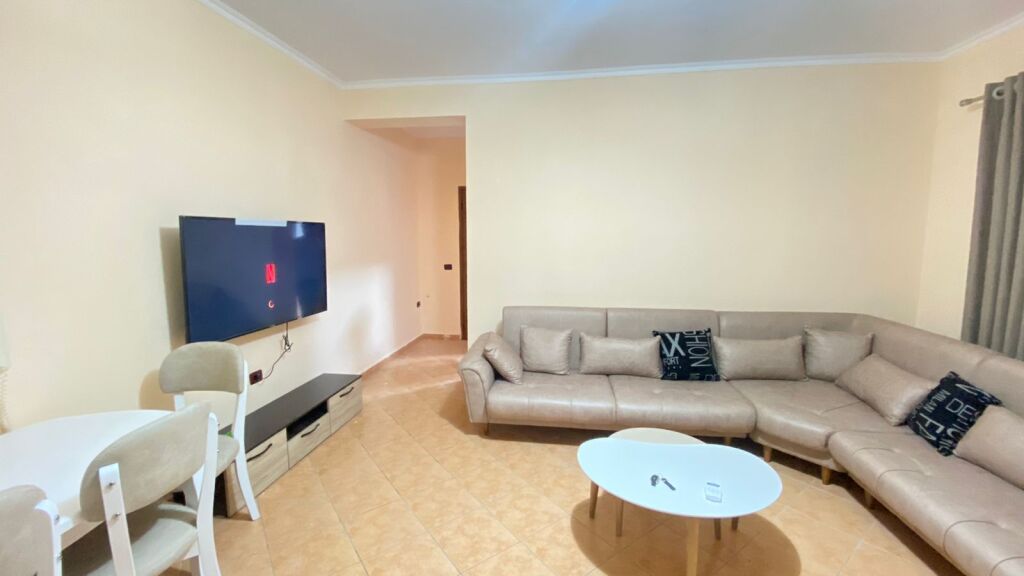Apartament 1+1 me qira ne Lungomare, Vlore