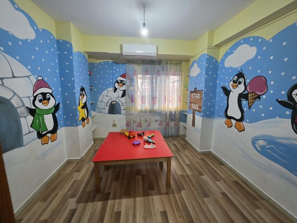🏫 Affittasi asilo funzionale – Yzberisht  📍 Via “Tre Dëshmorët”, vicino al Nuovo Viale 💰 Prezzo: 150.000 Lek/mese (Non negoziabile)