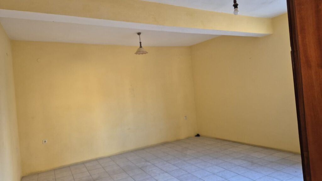 153 m² Tokë – Pazari i Ri / Shkolla e Kuqe, Tirana
