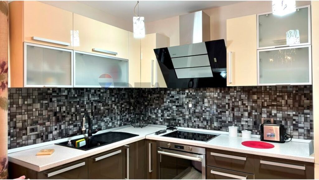2+1 apartment for rent at 21 Dhjetori!