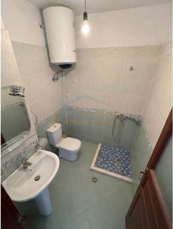 Shitet, Apartament 3+1+2, Rruga Shefqet Kuka, Fresk, Tirane