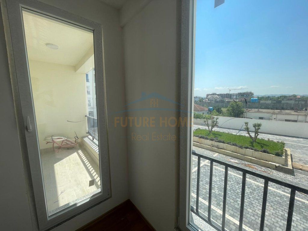 Shitet, Apartament 2+1+ Depo, Kamez, Tirane .