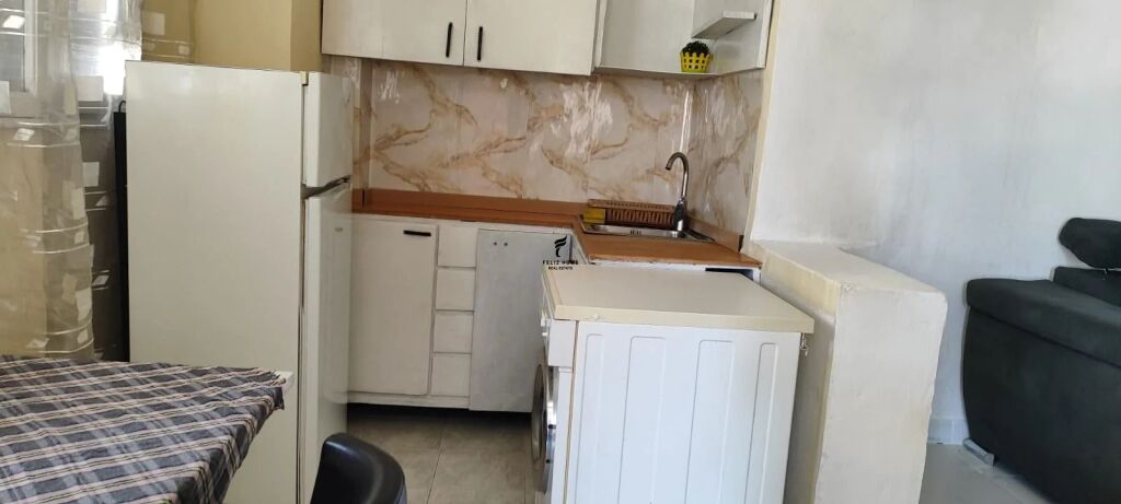 APARTAMENT ME QERA 2+1 SHALLVARET 45.000 LEKE FH-96371