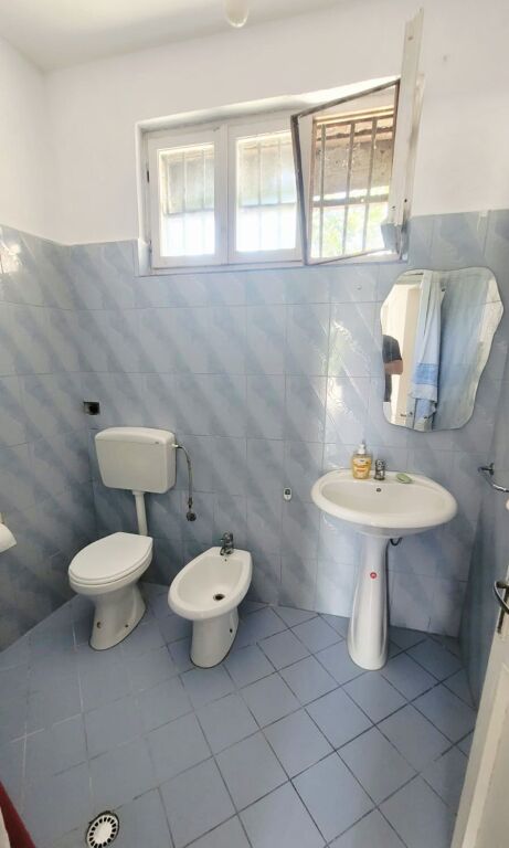 🏡 SHITET SHTËPI PRIVATE – PRANË QENDRËS SË KAVAJËS  
