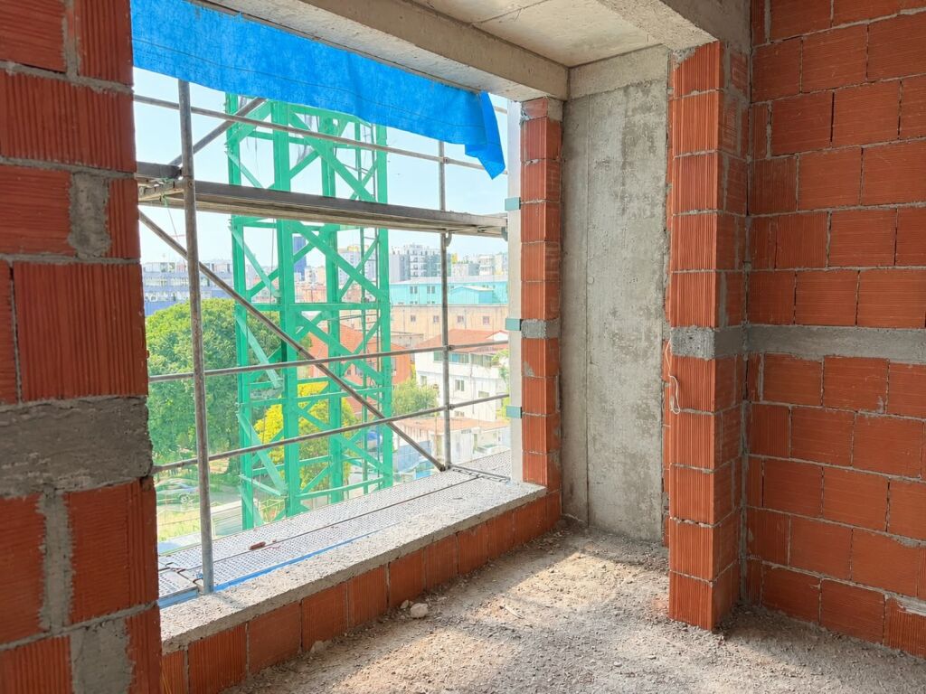 🏠SHITET: 1+1 📍Bulevardi i Ri - Rr.Siri Kodra (Lorden Res.) || 131,000€ - SP.70m² - KT.3 - Or:JUG🌞 || Dorezohet Gusht 2027🔑-2 Min nga Unaza e Vogel