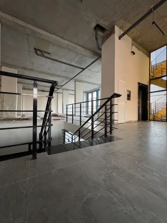 Jepet ambient biznesi me qira tek Bulevardi i Ri , prane Next Station Tirana Holdings , Rruga Jordan Misja .